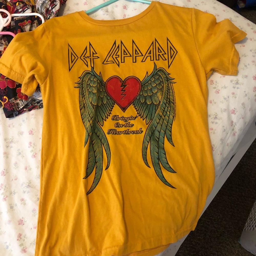 DEF LEPPARD mustard shirt Aeropostale